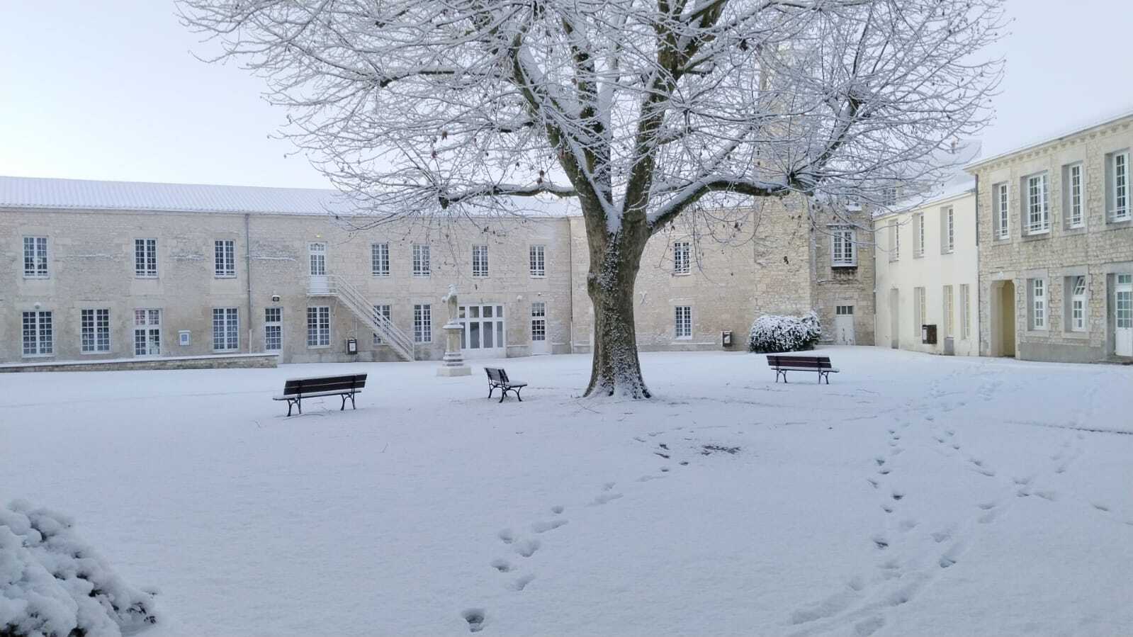 b26de733-2ed7-4491-bac0-d54687f47bbf